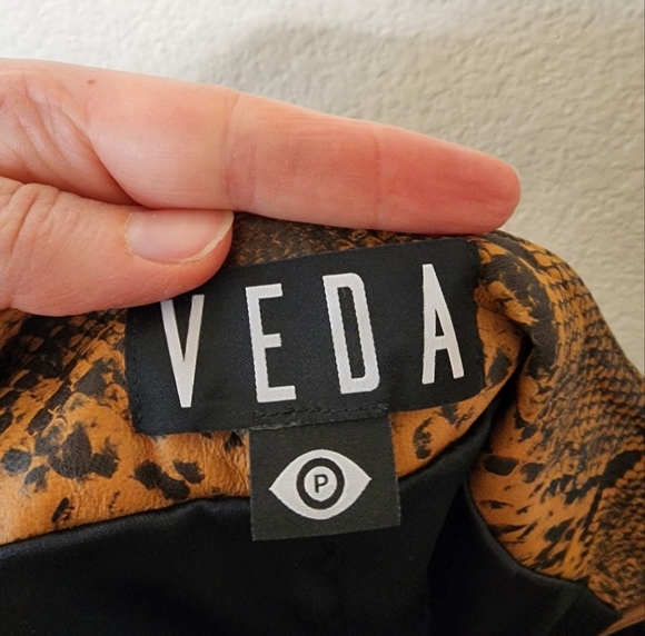 VEDA Leather Snakeskin Skirt P - Picture 5 of 7